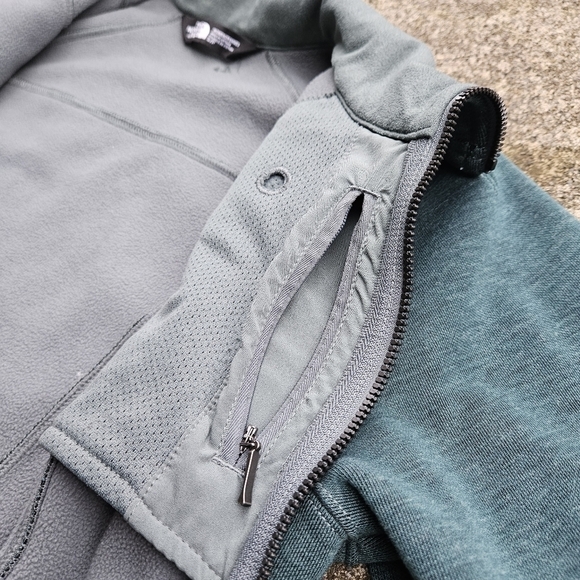 The North Face Deep Green Zip Up Jacket Soft Sweatshirt Women's Size Small - Picture 9 of 16